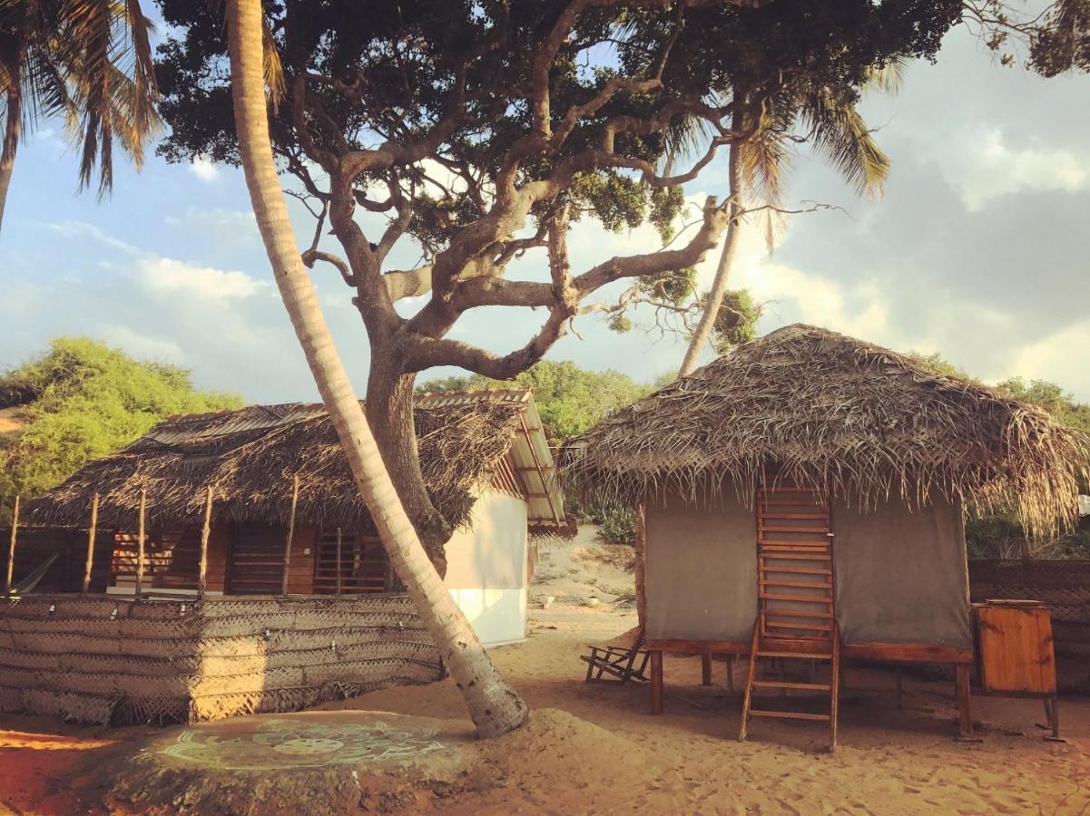 Upali Beach Surf Resort & Cafe Arugam Bay Bagian luar foto